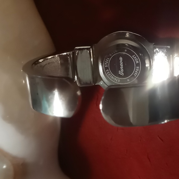 Geneva spring hinged bracelet watch stainless, silver & black accents. - Picture 4 of 8